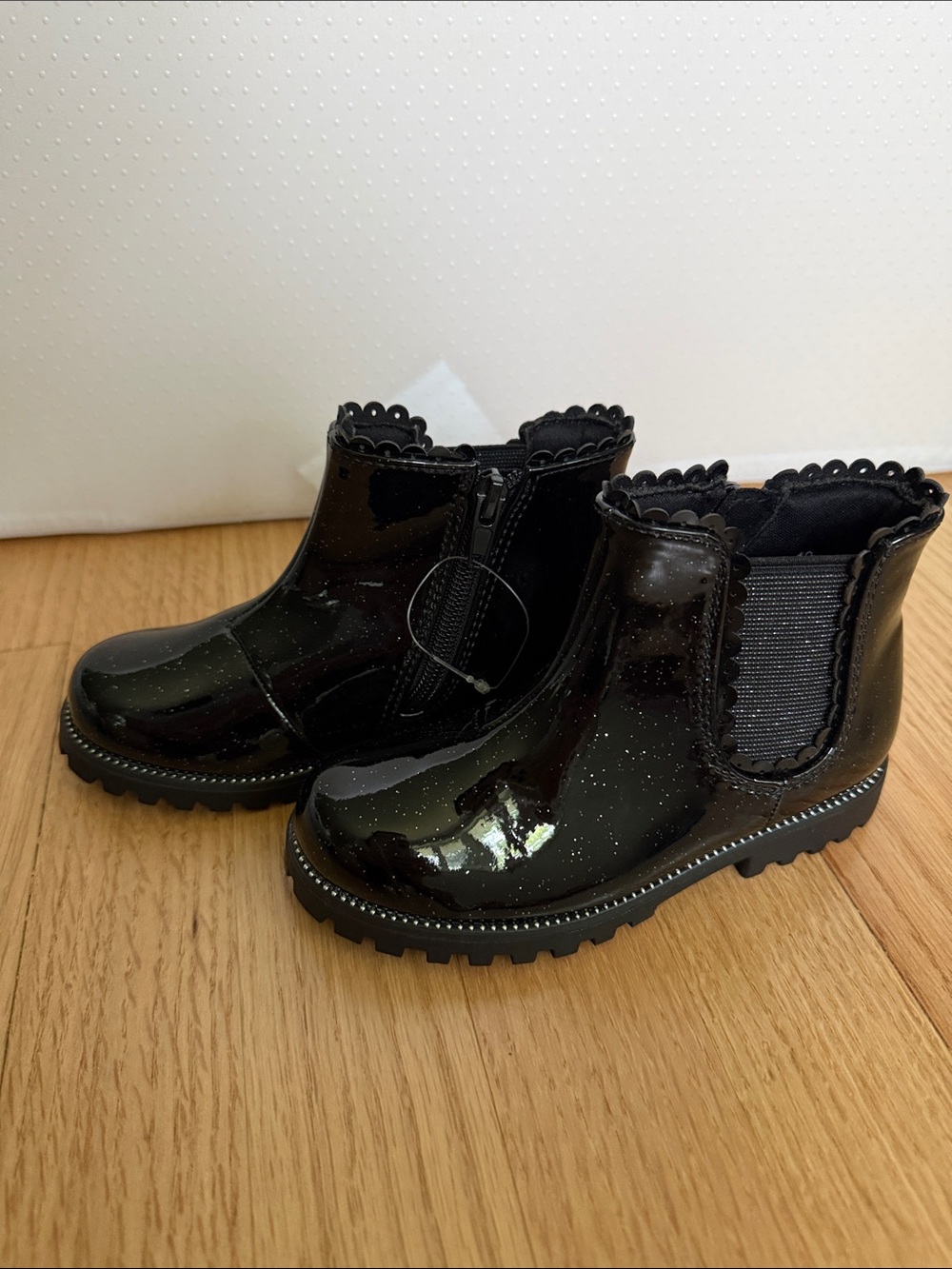 NWOT Sincerely Jules Black Glitter Patent Chelsea Boots for Kids